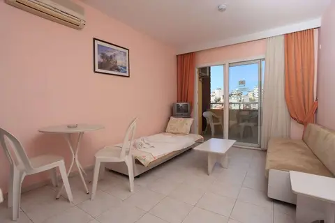 Golden Moon Hotel in Kuşadası — foto 3