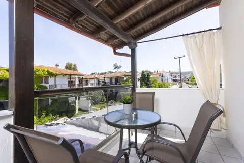 Magdalena in Πευκοχώρι — foto 15