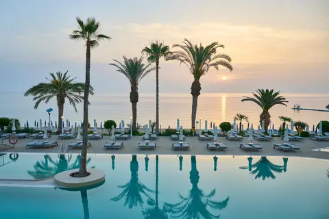 Sunrise Beach Hotel in Παραλίμνι — foto 27