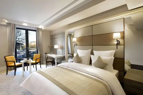 Ambassadori Hotel Tbilisi in Tbilisi — foto 4
