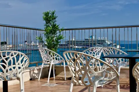 Galeria Valeria Seaside Downtown in Verdelen, foto 10
