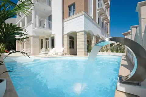 Residence & Hotel Alba Palace in Alba Adriatica
