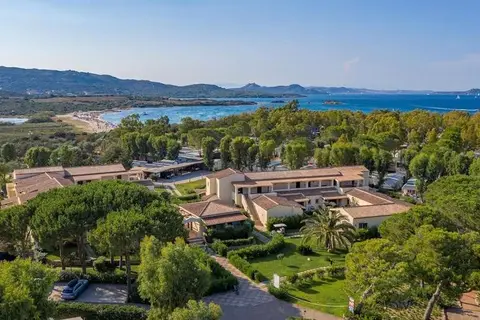 Baia Holiday Isuledda in Alzachèna/Arzachena
