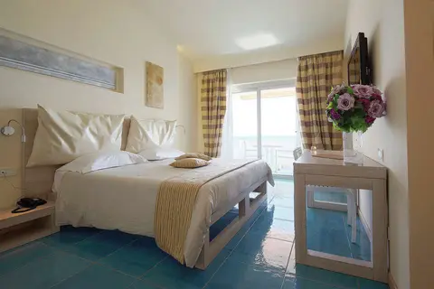 Scoglio Della Galea Resort & Spa in Ricadi, foto 4