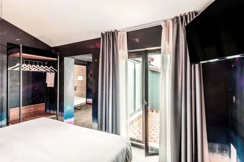 Muraless Art Hotel in Castel d'Azzano — foto 9