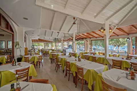 Alianthos Beach in Alianthos Beach Hotel, foto 14