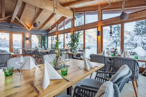 Hotel Neunbrunnen in Maishofen — foto 5