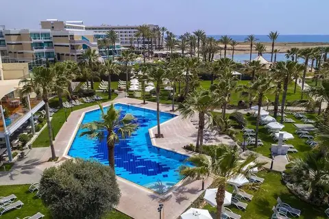 Aquamare Beach Hotel & Spa in Γεροσκήπου — foto 2