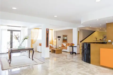 Hotel Punta in Καλύβια — foto 6