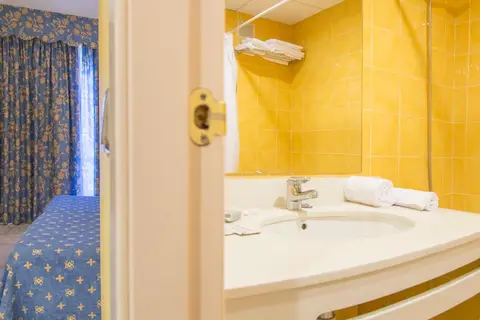 Hotel Biarritz in Gandia — foto 29
