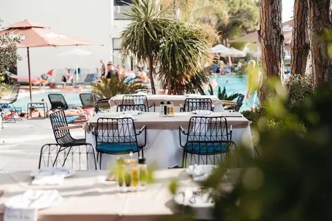 Royal G Max Hotel & Spa in Golem, foto 6