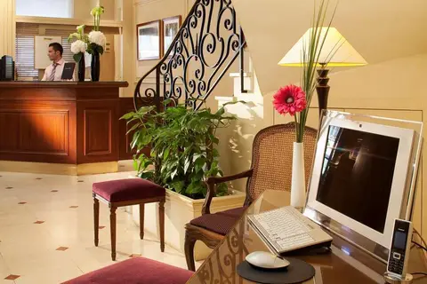 Champs Elysee Friedland in Parijs, foto 10