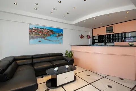 Sunrise Hotel Studios Apartments in Σφακάκι — foto 5