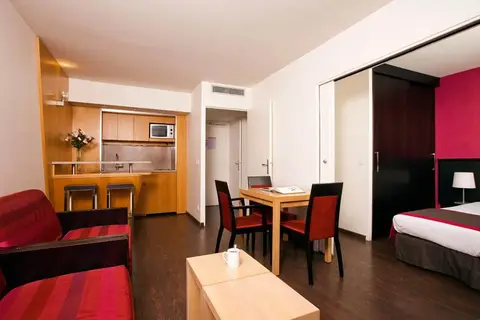 Residhome Appart Hotel Val d'Europe in Montévrain — foto 11