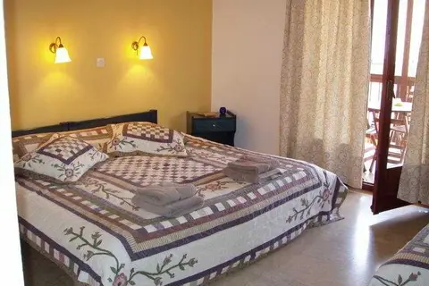 Mouria in Καλύβια — foto 11