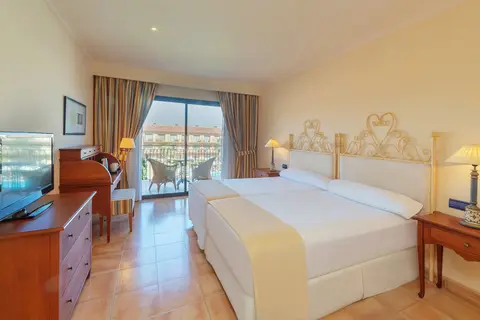 La Quinta Menorca by PortBlue Boutique in Ciutadella — foto 17