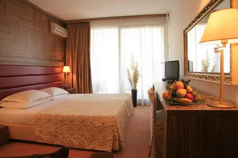 Hotel Palas in Petrovac na Moru — foto 8