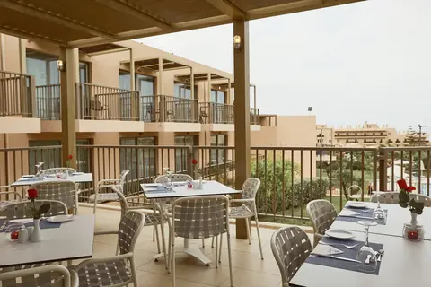 Santa Marina Beach Hotel in Agia Marina — foto 5