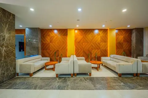 Ramada Hotel & Suites by Wyndham Kusadasi in Kuşadası, foto 18