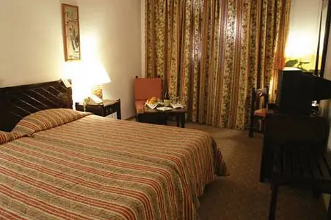 Dionysos Central Hotel in Paphos — foto 17