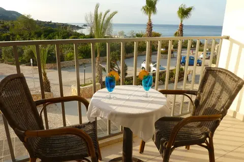 Aphrodite Beach Hotel in Νέο Χωριό — foto 5