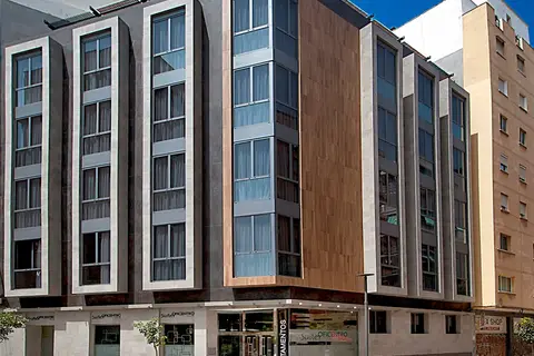 Apartamentos Suites Oficentro Deluxe in Málaga