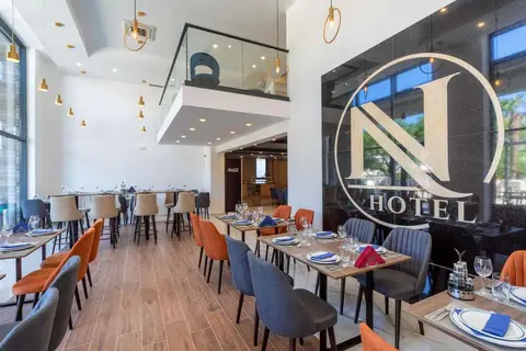N Hotel in Sutomore — foto 7