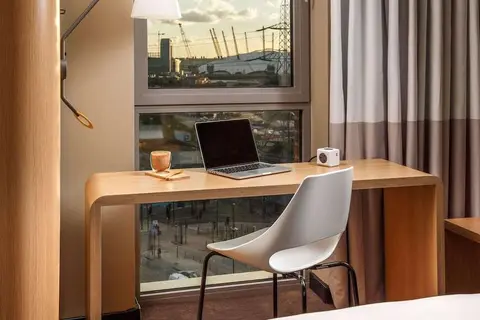 ibis London Canning Town in Londen — foto 6