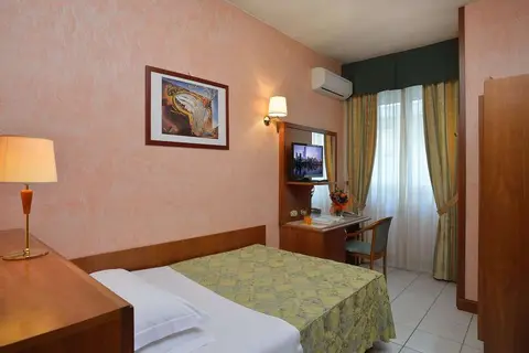 Hotel Astor Bologna in Bologna — foto 9