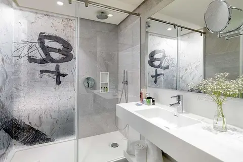 H10 Art Gallery in Barcelona — foto 20