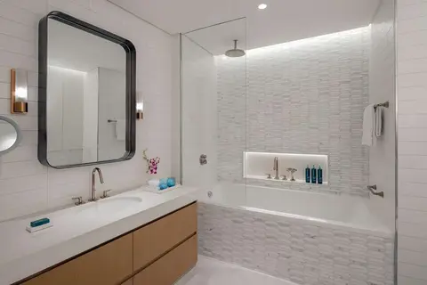 Hilton Dubai Jewel of the Creek Residences in Dubai — foto 18