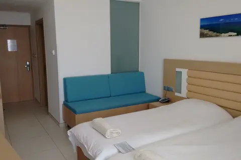 Vrissaki Beach Hotel in Παραλίμνι — foto 9