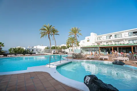 THB Flora in Puerto del Carmen — foto 4