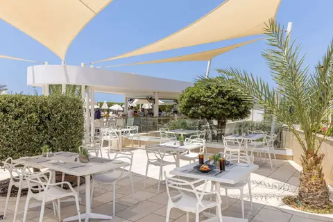 Venus Beach Hotel in Paphos — foto 14