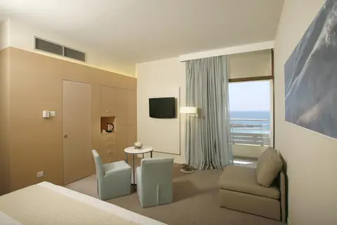 Capo Bay Hotel in Παραλίμνι — foto 22