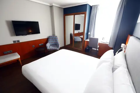 Travelodge Madrid Coslada Airport in Coslada — foto 28
