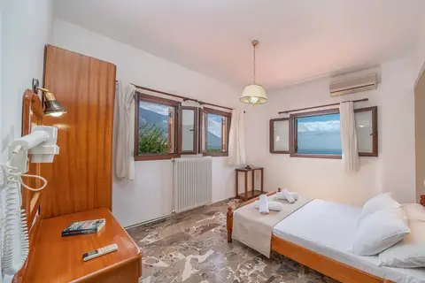 Karavados Beach Hotel in Καραβάδος — foto 27