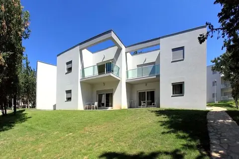 Crvena Luka Resort in Biograd na Moru — foto 10