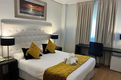 Hotel Suites Feria in Madrid — foto 3