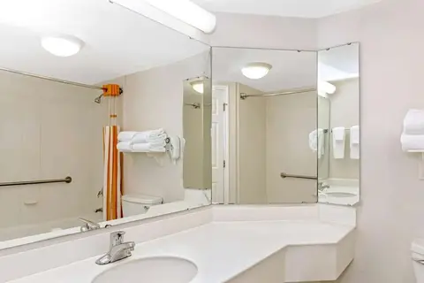 La Quinta Inn & Suites by Wyndham Ft. Lauderdale Airport in Hollywood — foto 5