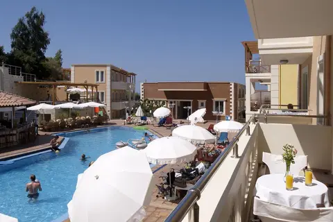 Porto Kalamaki Hotel in Agia Marina — foto 22
