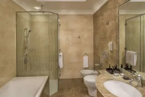 Royal Rose Abu Dhabi, a Curio Collection by Hilton Affiliated Hotel in الدَّانَةْ — foto 27