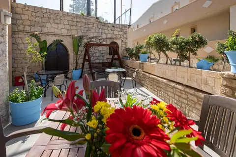 Sunrise Hotel Studios Apartments in Σφακάκι — foto 2