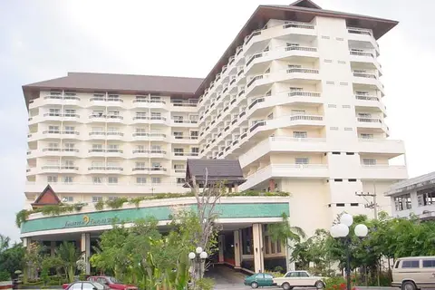 Jomtien Thani Hotel in พัทยา