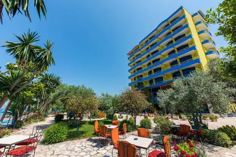 Hotel Bahamas in Saranda — foto 18