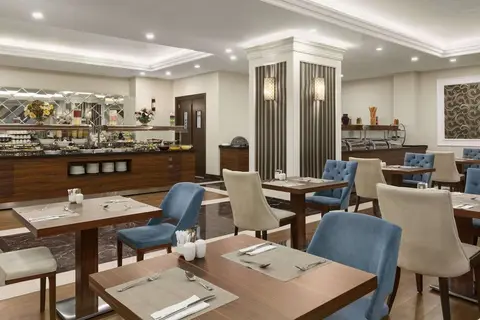Ramada Hotel & Suites by Wyndham Istanbul Merter in Fatih — foto 16