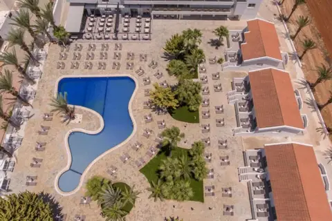 Bohemian Gardens Hotel in Παραλίμνι — foto 15