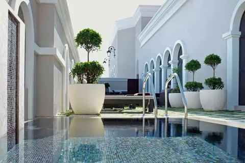 The Ritz-Carlton Abu Dhabi Grand Canal in الروضة — foto 24