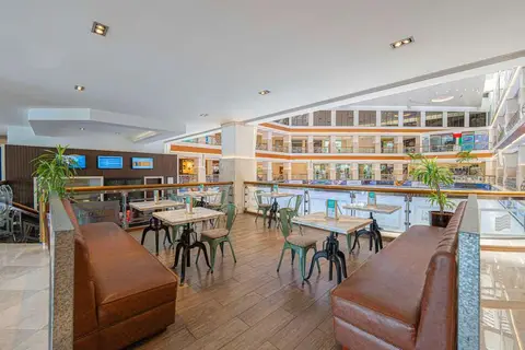 Hyatt Regency Dubai in Dubai — foto 16