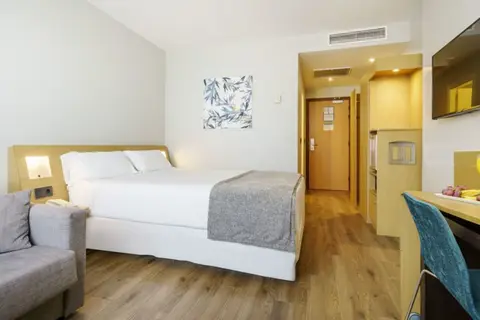 Hotel ILUNION Valencia 4 in Valencia — foto 8